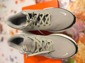 Nike Revolution 8 Running Shoes usato