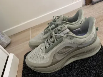 Używany Pegasus Premium Running Shoes