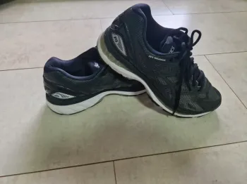 Używany Premium GEL-Nimbus 19 Running Shoes