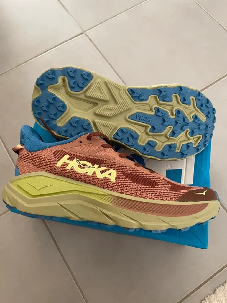 Used Hoka Challenger 8 bike — image 3 of 4