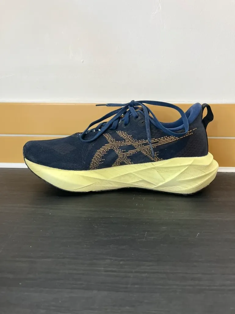 Asics Novablast 5 bike de segunda mano — imagen 9 de 15