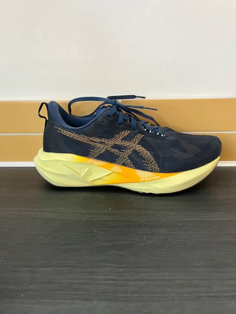Asics Novablast 5 bike de segunda mano — imagen 8 de 15