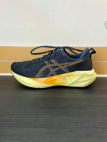 Asics Novablast 5 bike de segunda mano — imagen 10 de 15
