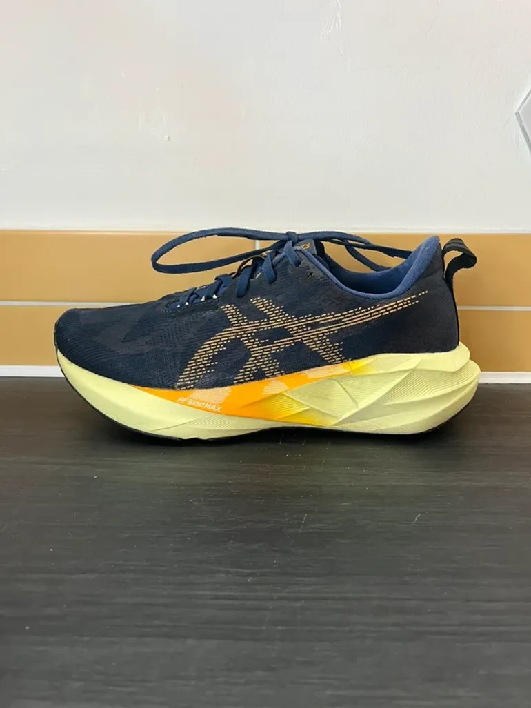 Asics Novablast 5 bike de segunda mano — imagen 10 de 15