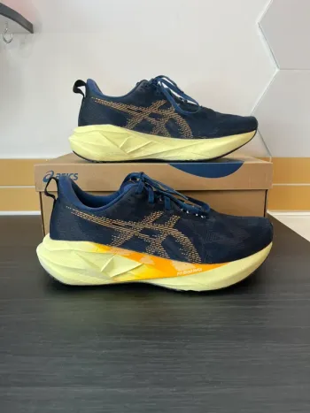 Asics Novablast 5 Running Shoes de segunda mano