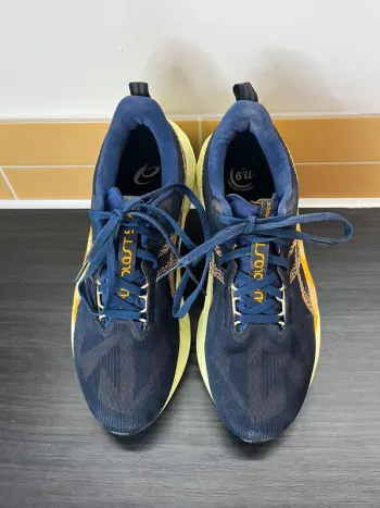 Asics Novablast 5 bike de segunda mano — imagen 2 de 15