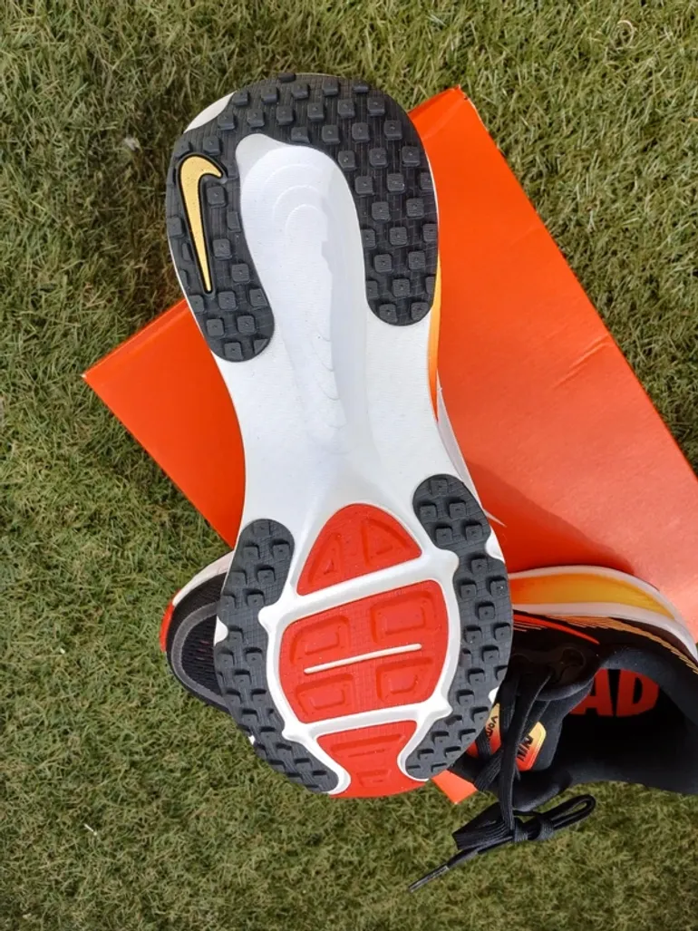 Used Nike Vomero 18 bike — image 6 of 12