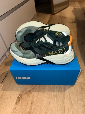 Used Hoka Speedgoat 7 bike — image 2 of 4