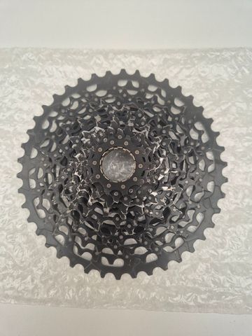 Käytetty Sram PG-1130 11v 11-42T Drivetrain & Pedals