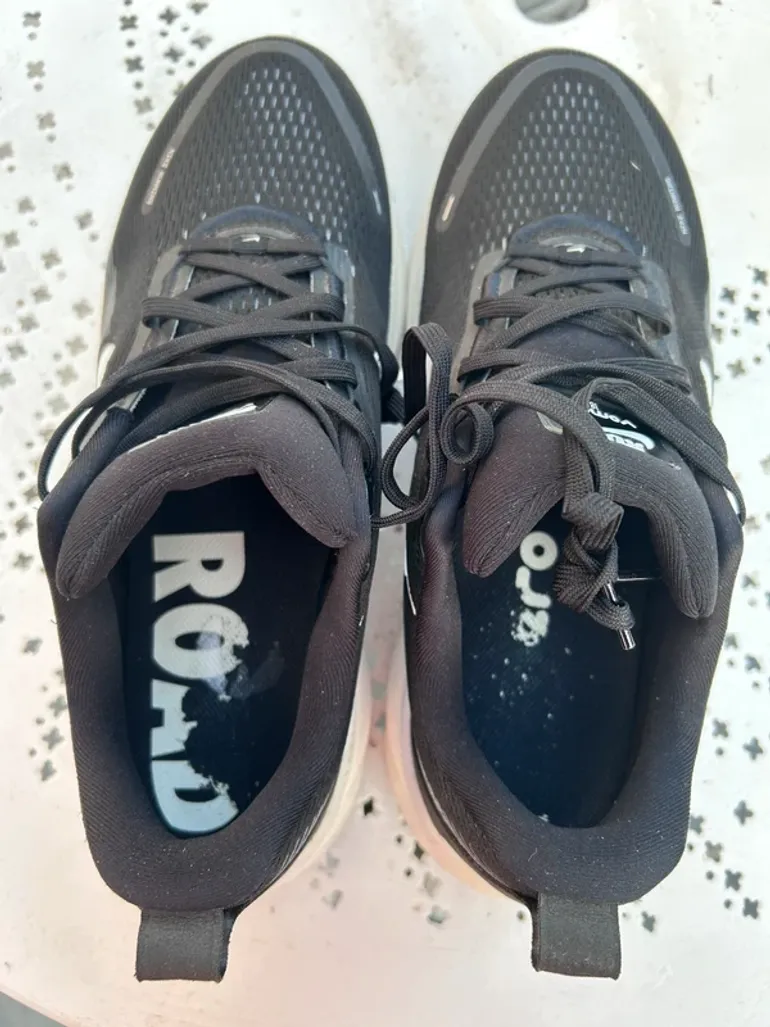 Used Nike ZoomX Vomero 18 bike — image 7 of 8
