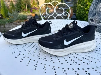 Used Nike ZoomX Vomero 18 Running Shoes