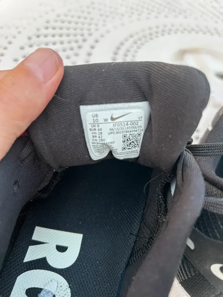 Used Nike ZoomX Vomero 18 bike — image 6 of 8