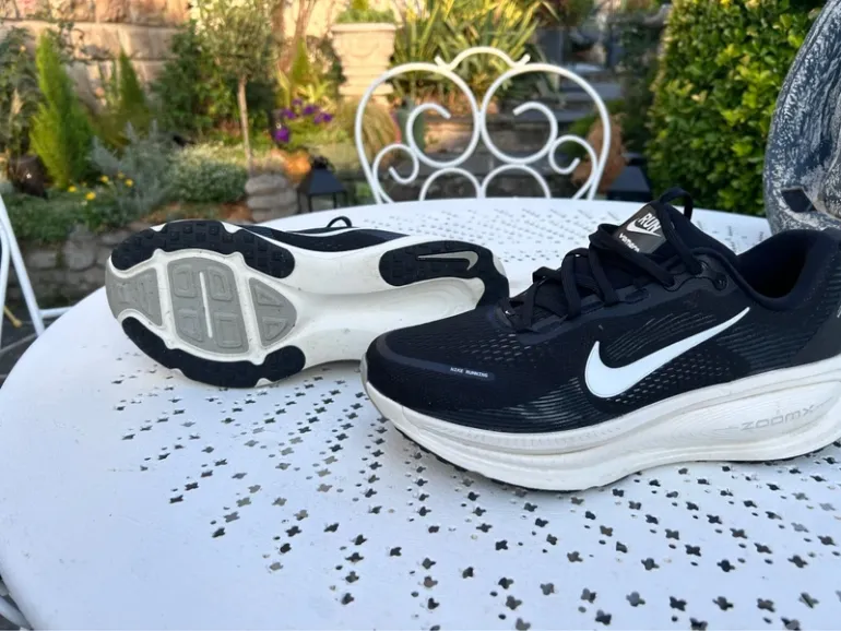 Used Nike ZoomX Vomero 18 bike — image 2 of 8
