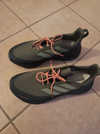 Brugt Adidas Hyperboost Running Shoes
