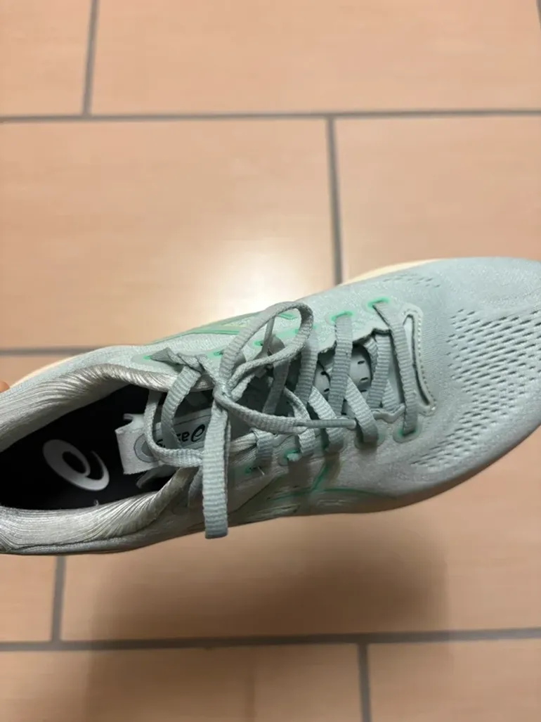 Used Asics Gel Kayano 32 bike — image 3 of 10