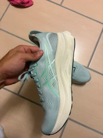 Used Asics Gel Kayano 32 bike — image 6 of 10