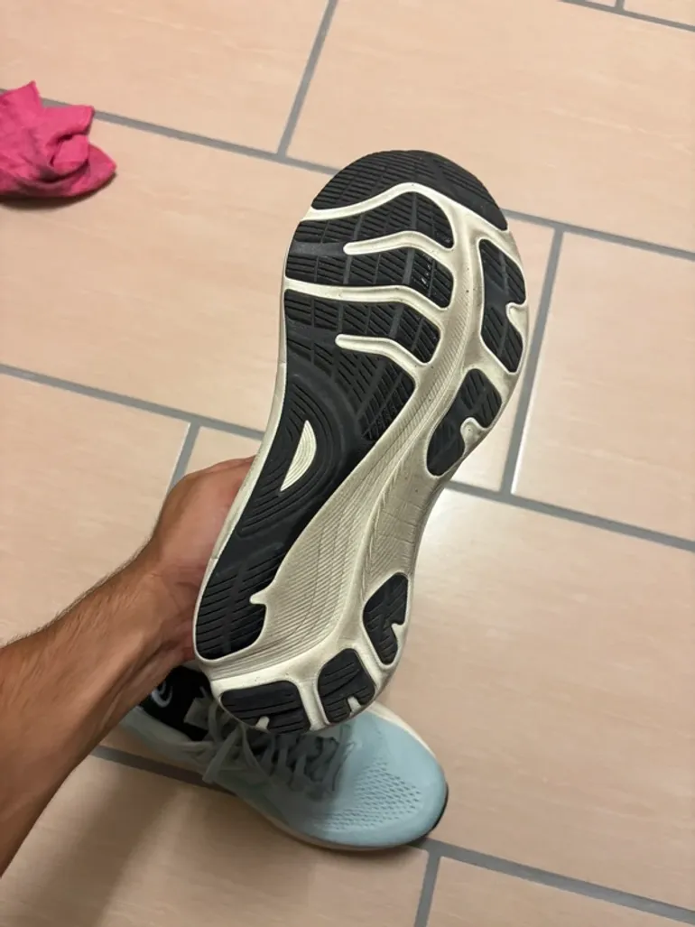 Used Asics Gel Kayano 32 bike — image 8 of 10