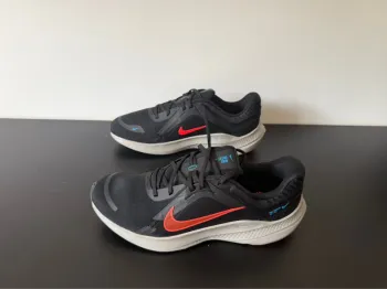 Brugt Nike Quest 5 Running Shoes