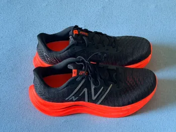 Brugt New Balance Fuelcell Running Shoes
