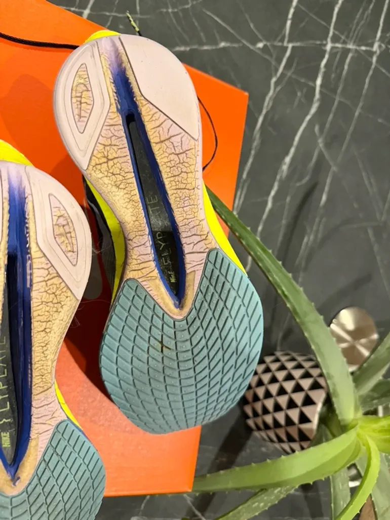 Nike Vaporfly Next 4 bike usato — immagine 9 di 9