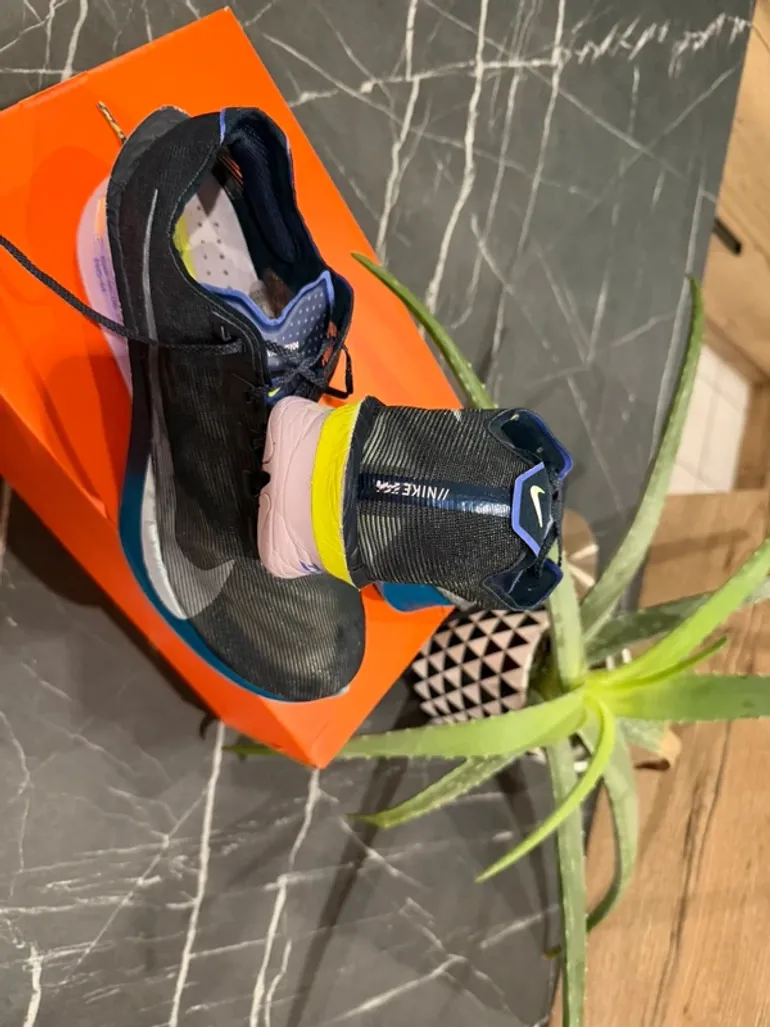 Nike Vaporfly Next 4 bike usato — immagine 4 di 9