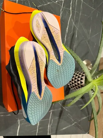 Nike Vaporfly Next 4 bike usato — immagine 8 di 9