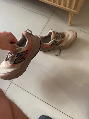 Tweedehands New Balance Hierro v9 bike — afbeelding 2 van 9