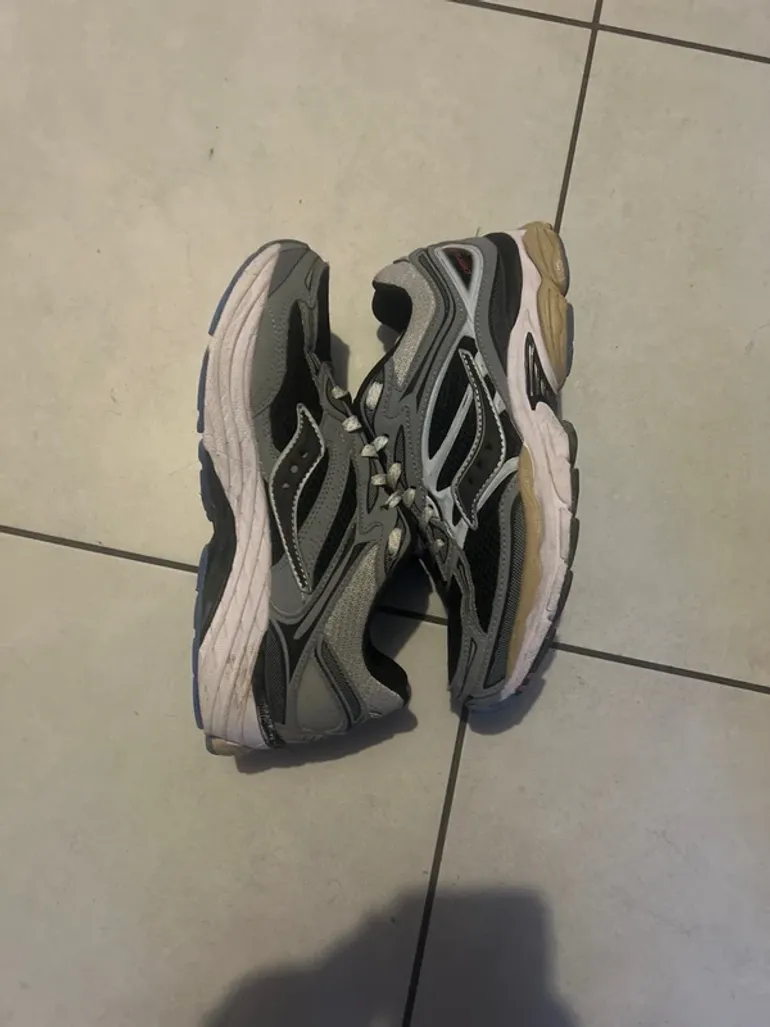 Tweedehands Saucony Omni 9 bike — afbeelding 2 van 4