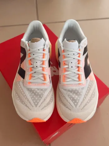 Used New Balance Supercomp Elite v4 bike — image 4 of 6
