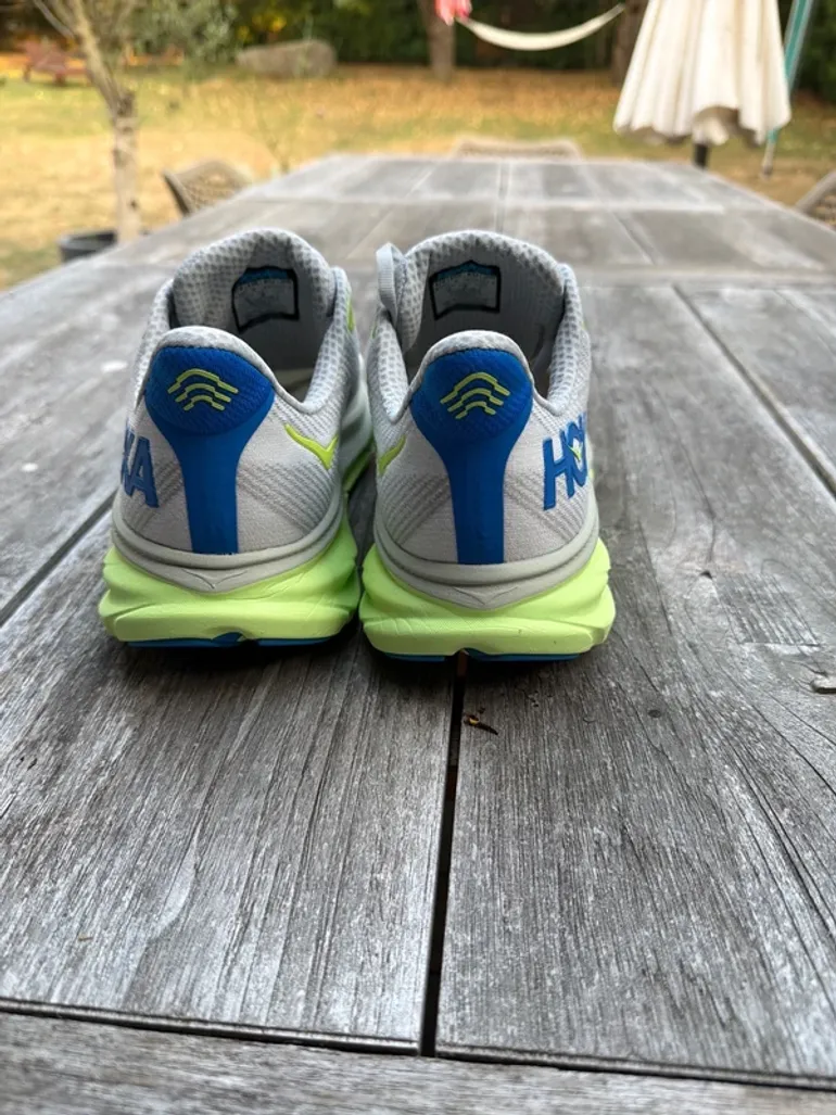 Used Hoka Clifton 9 bike — image 3 of 4