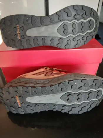 Tweedehands New Balance MTGAROH2 bike — afbeelding 4 van 4