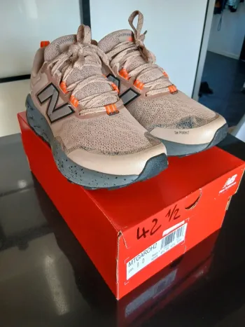 Tweedehands New Balance MTGAROH2 bike — afbeelding 2 van 4