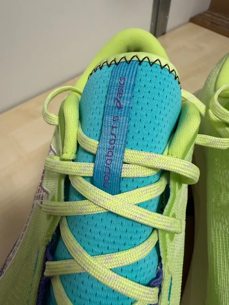 Asics Novablast 5 TR bike de segunda mano — imagen 9 de 14