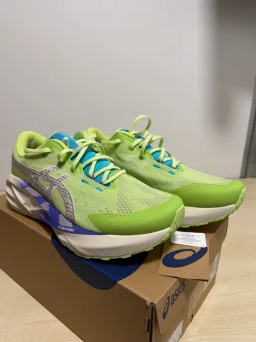 Brugt Asics Novablast 5 TR Running Shoes