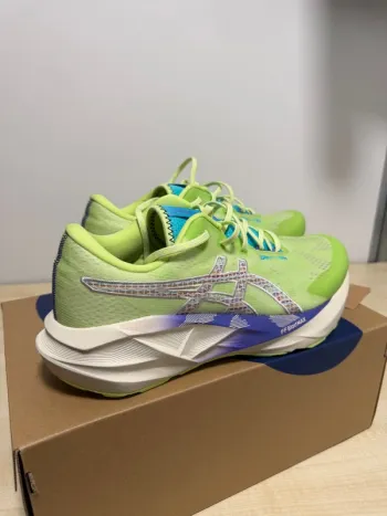 Asics Novablast 5 TR bike de segunda mano — imagen 2 de 14