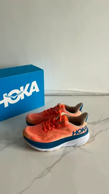 Used Orange Clifton 9 Running Shoes