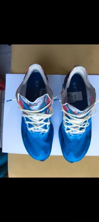 Used Hyper Vaporfly 4 bike — image 2 of 15