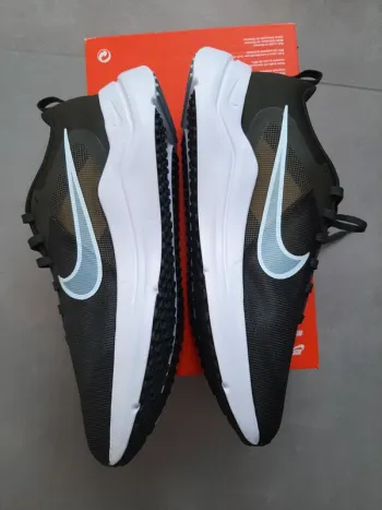 Used Nike Running Shoes bike — image 3 of 5