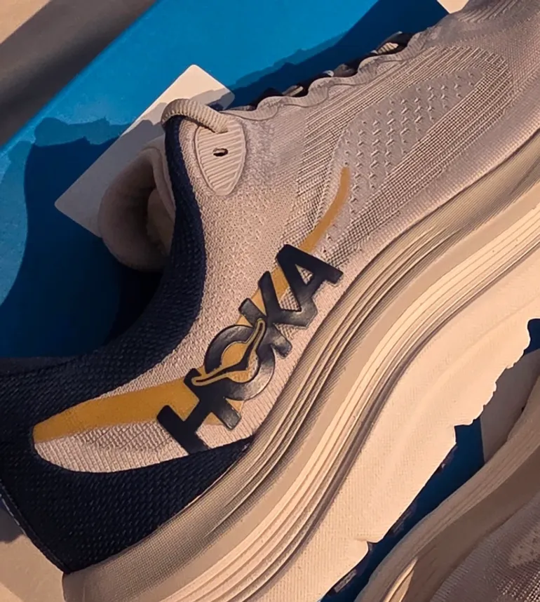 Hoka sneakers bike d'occasion — image 3 sur 11