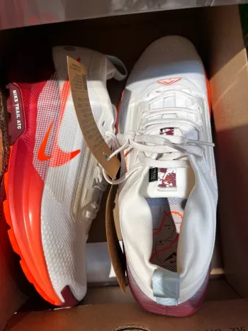 Käytetty Nike Pegasus Trail 5 GTX bike — kuva 2 / 3