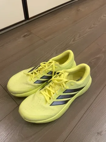 Used Supernova Solution 3 Running Shoes