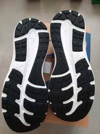 Used Asics Running Shoes bike — image 4 of 5