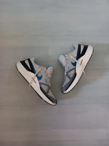 Used Nike Air Zoom Structure 25 bike — image 2 of 14