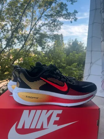 Używany Nike Vomero 18 bike — zdjęcie 2 z 6