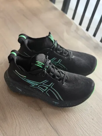 Used Asics Gel Nimbus 26 Running Shoes