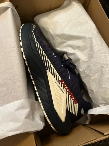 Used Salomon Sportschuhe Running Shoes