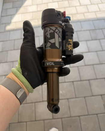 Brugt Fox Float X Factory Trunnion 2026 bike — billede 2 af 2