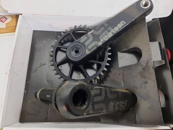Used E*Thirteen TRS Race Carbon Crankset Drivetrain & Pedals