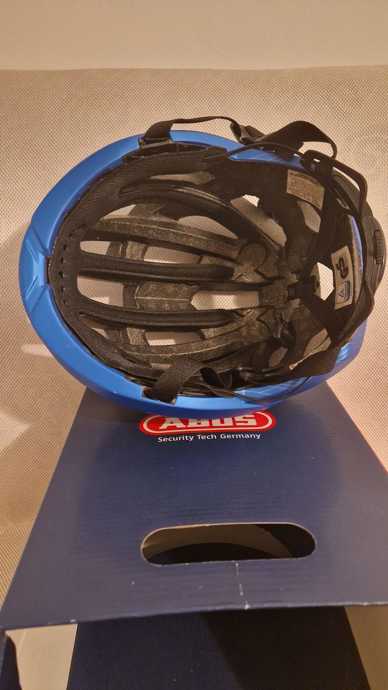 Used ABUS Viantor Helmet bike — image 4 of 8