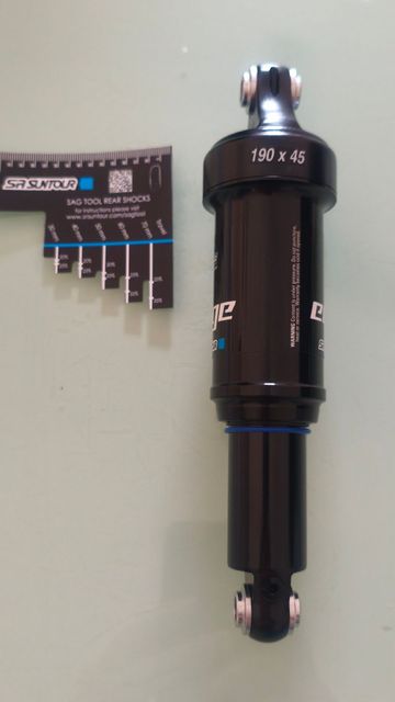 Używany Sr Suntour Suntour Edge Rear Suspension